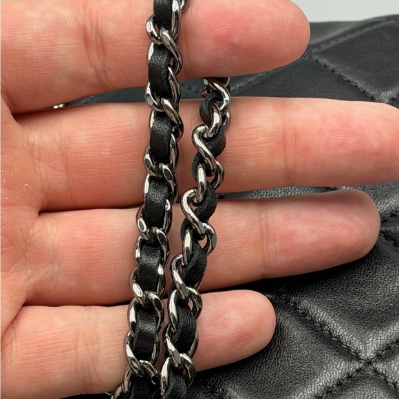 Chanel Mixed Metallic and lambskin double Pochette - Picture 13 of 13